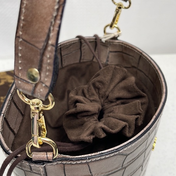 Pratesi Firenze Round Cinch Leather Bucket Bag - Picture 3 of 16